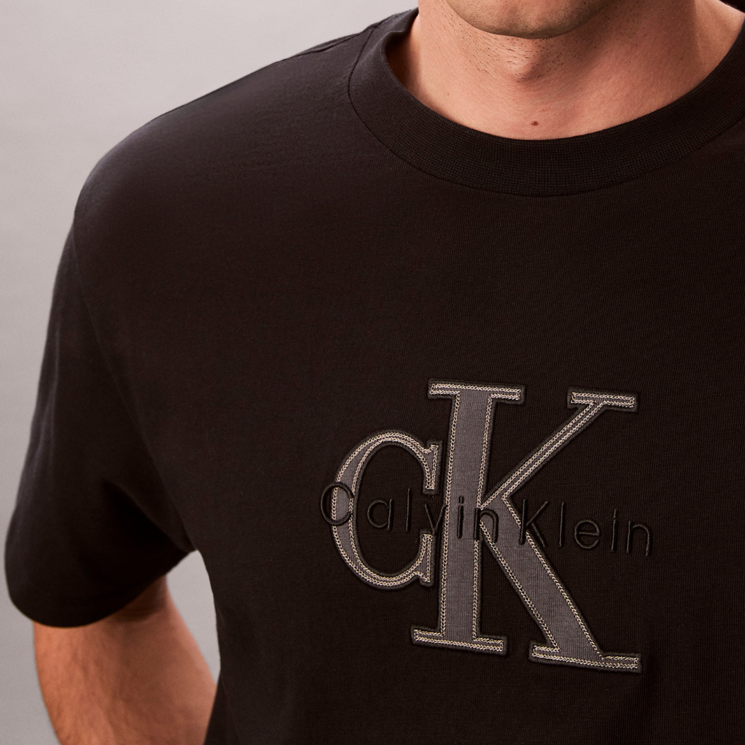 Relaxed Logo Appliqué T-shirt