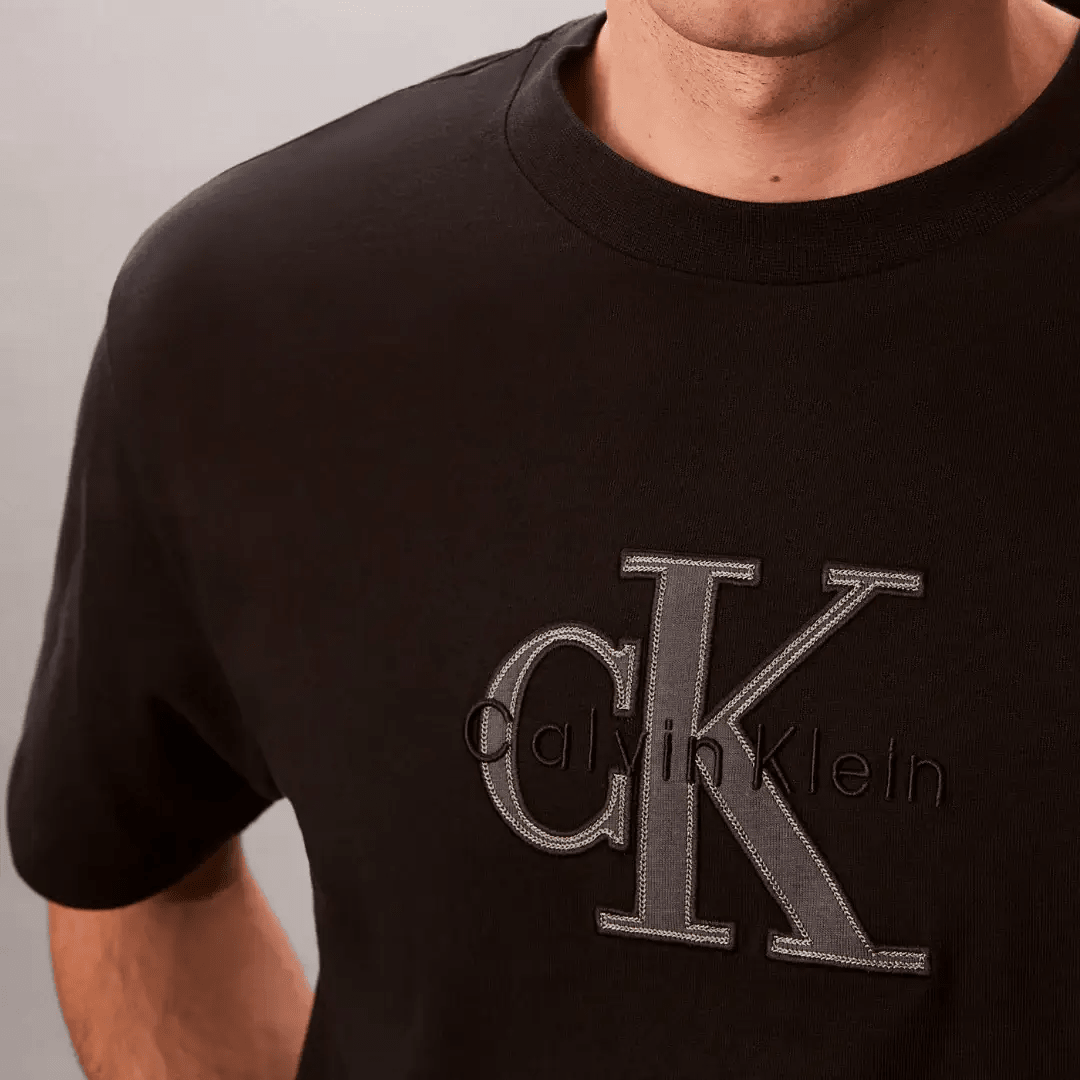 Relaxed Logo Appliqué T-shirt